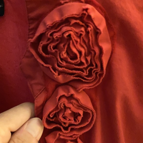 East 5th button up top with fabric rose design L - Picture 11 of 12